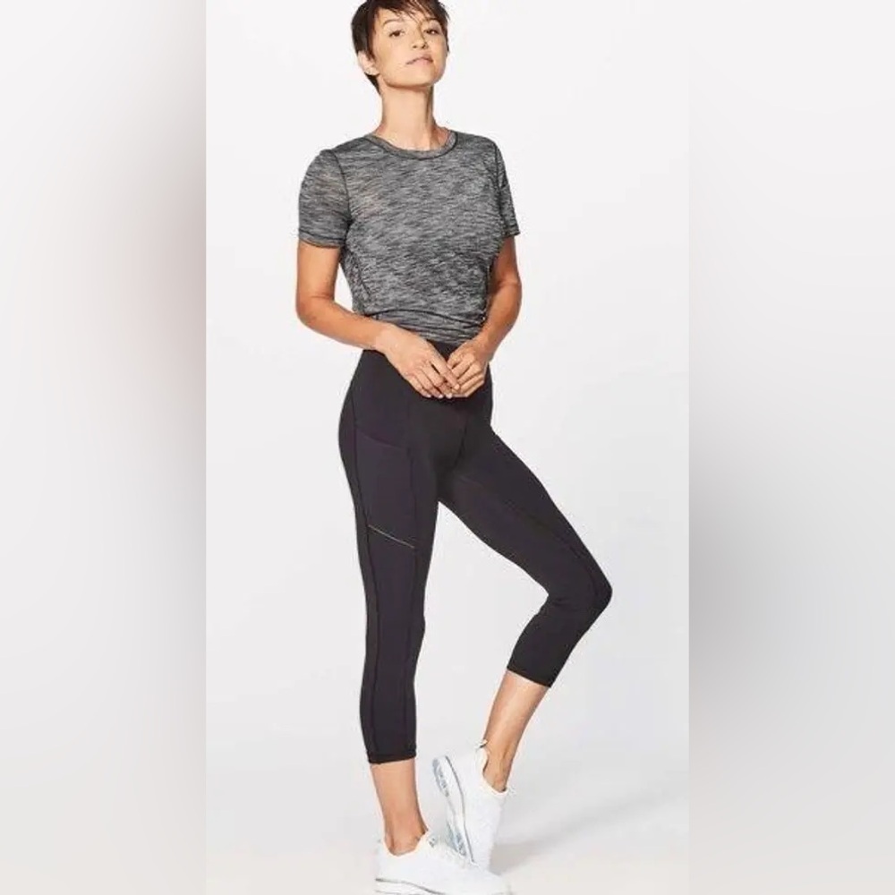 Lululemon Speed Up Crop 21" Leggings in Black, EUC